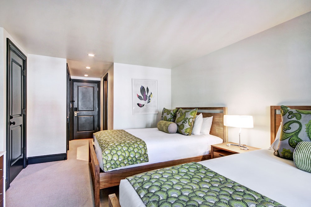 Lodge at Vail Rock Resorts 23/81