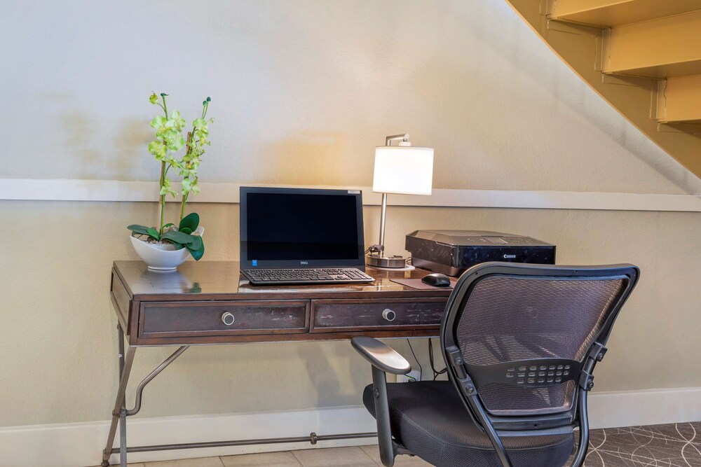 Best Western Hendersonville Inn 39/45