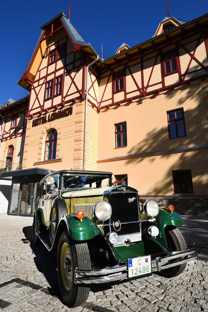 Hotel Lomnica 43/49