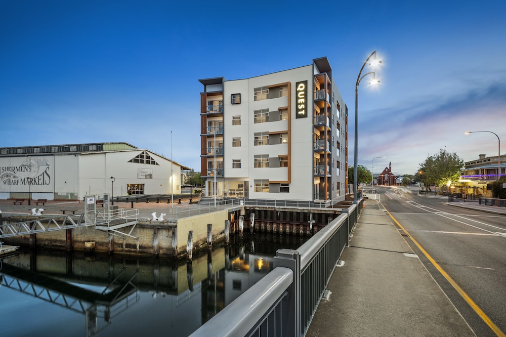 QUEST PORT ADELAIDE 1/62