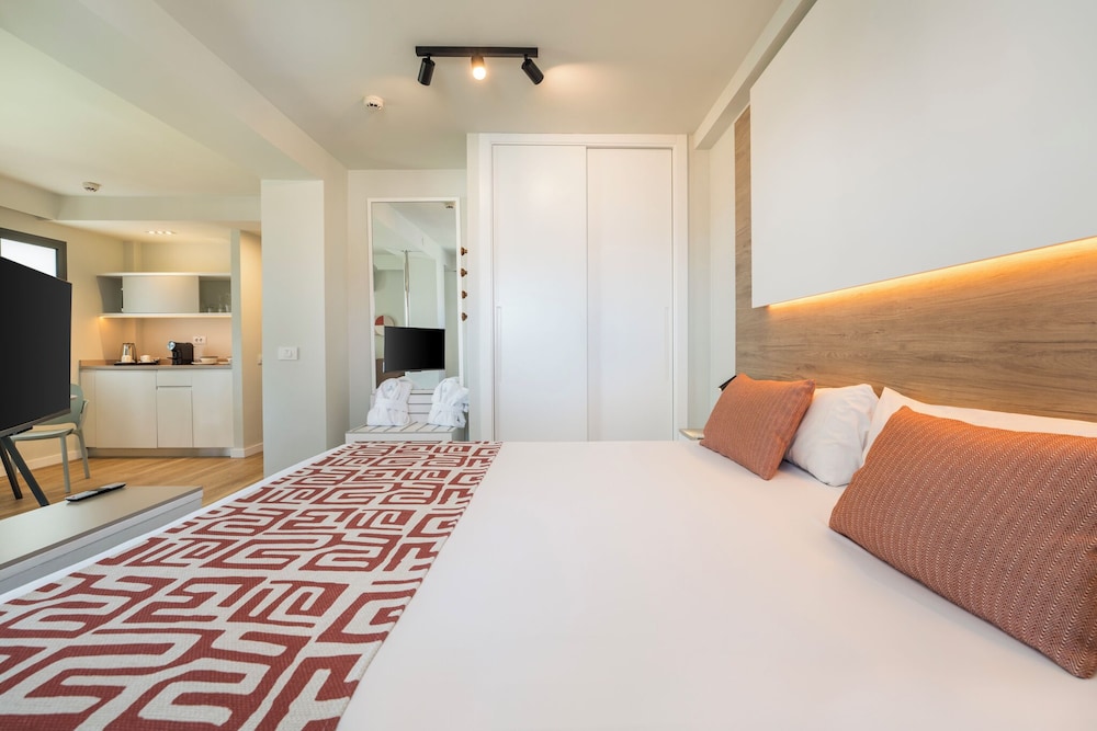 Hotel LIVVO Anamar Suites 26/65