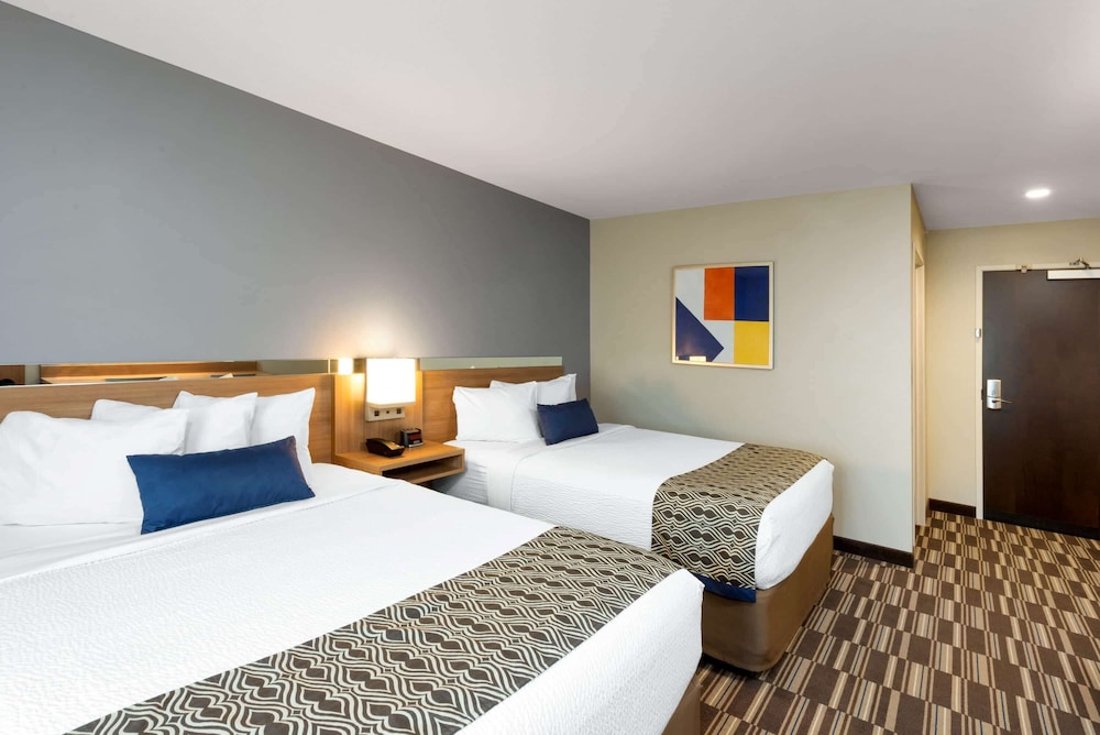 Microtel Inn and Suites by Wyndham Warsaw 9/42