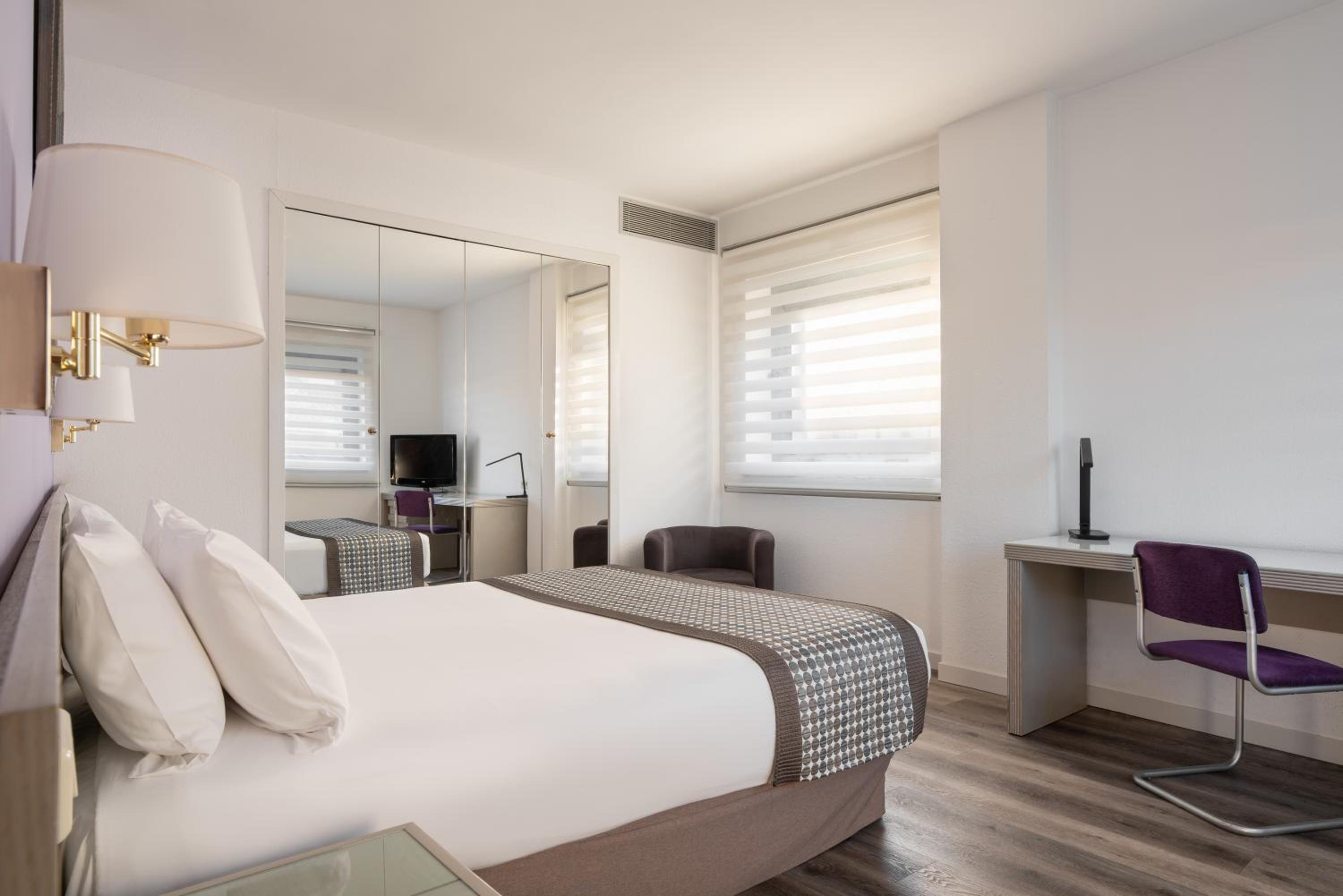 Junior Suite, Queen Bed