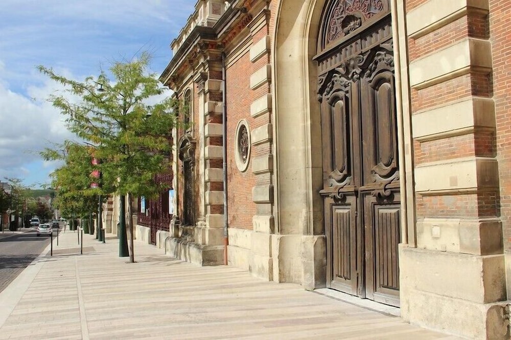 Hotel de Champagne 5/71