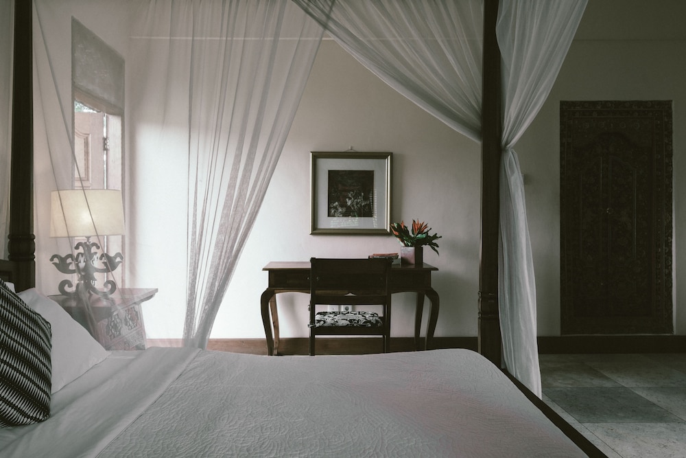 Honeymoon Guesthouse 10/75