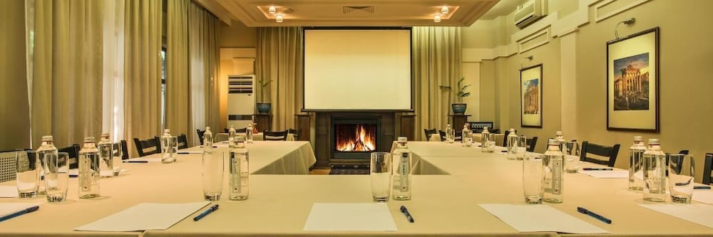 Forum Hotel 13/16