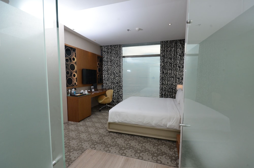 Hotel H2o 20/77