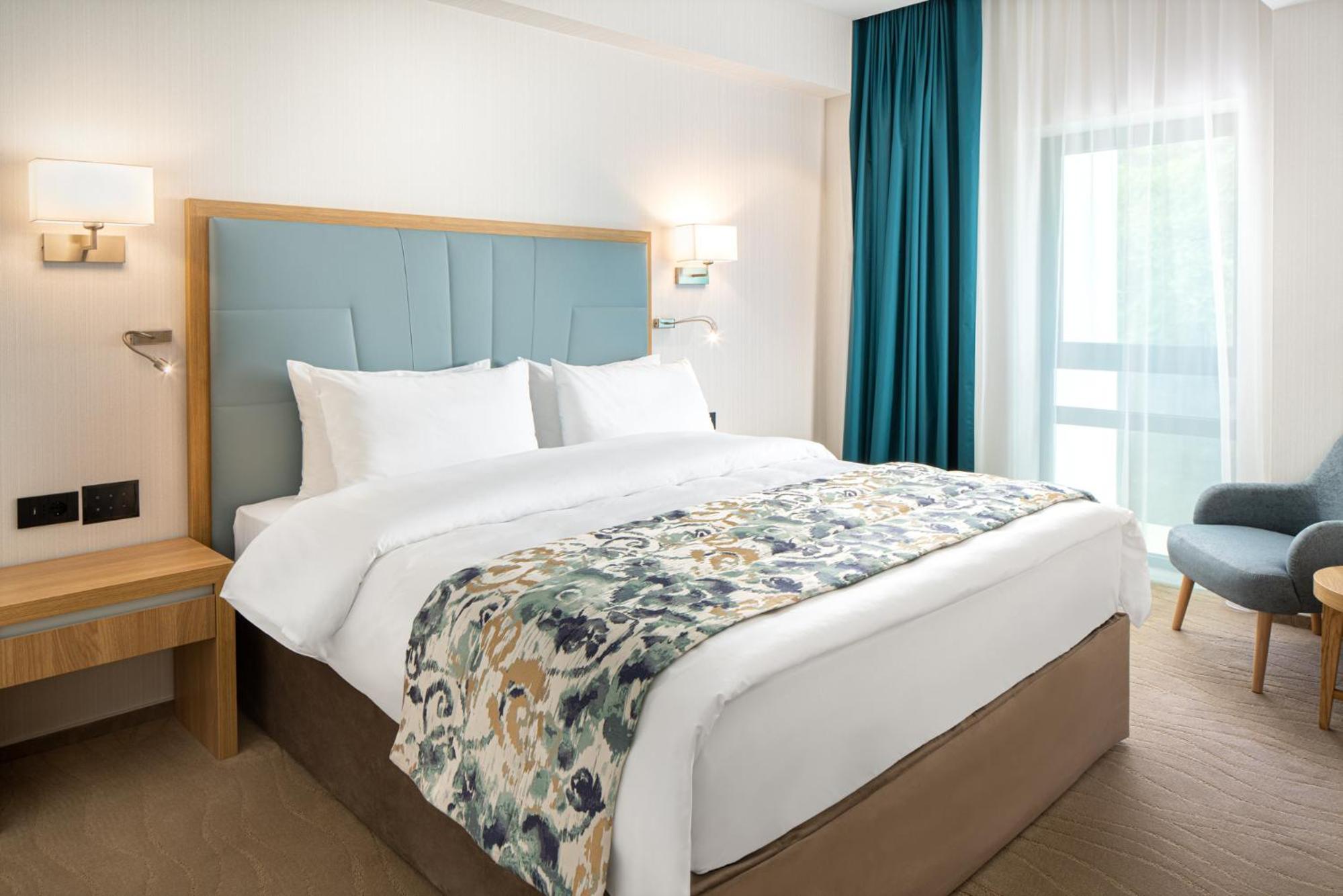 Suite, Balcony