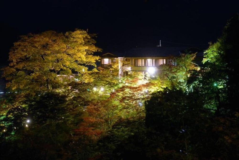 Momiji Ya Honkan Takaosansou 42/47