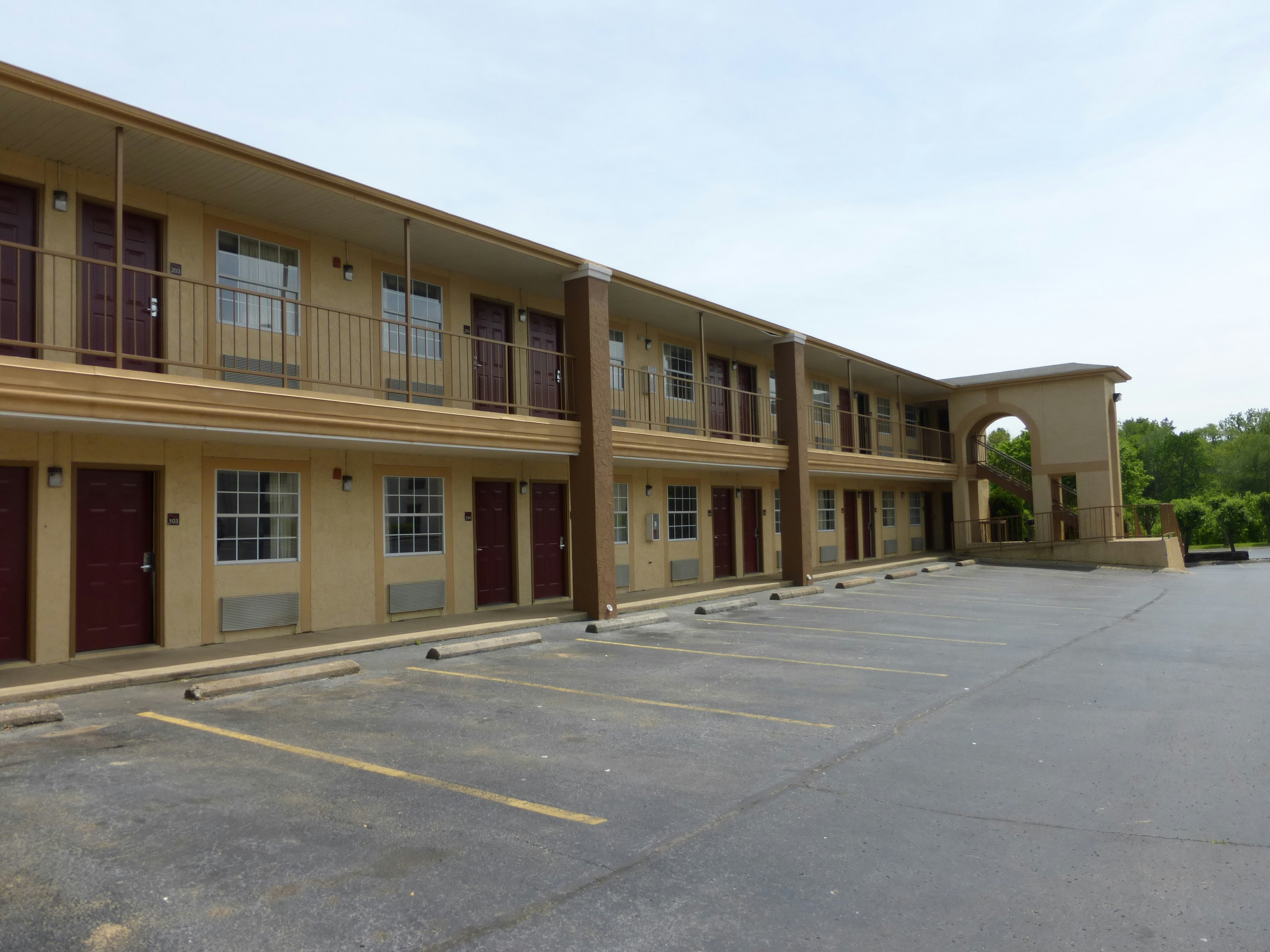 Red Roof Inn Columbia, TN 20/20