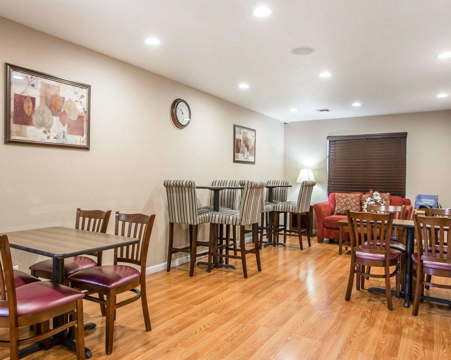 Quality Inn Suites Woodland Sacramento Airport 22/26