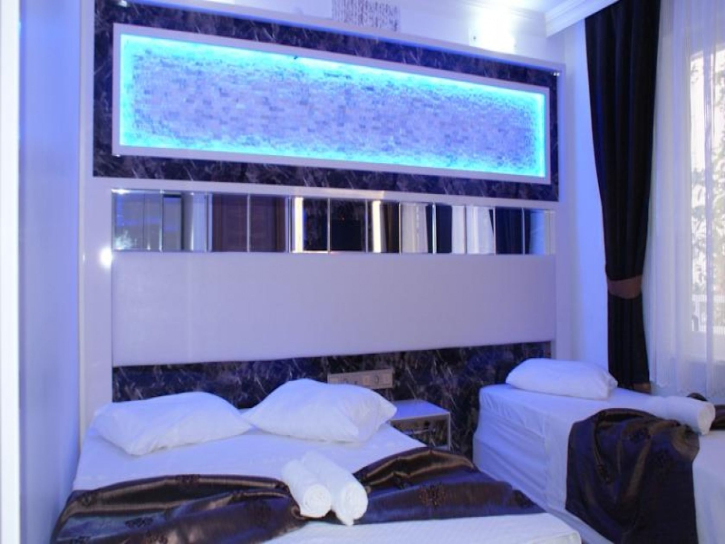 Behram Hotel 3/28
