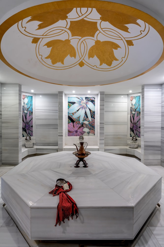 TUI Magic Life Rixos Beldibi +16 10/62