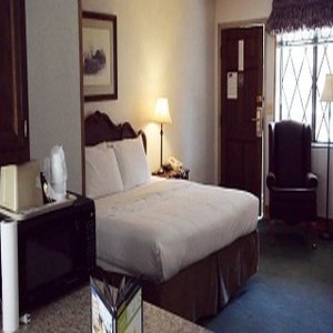 Brookside Lodge 7/33