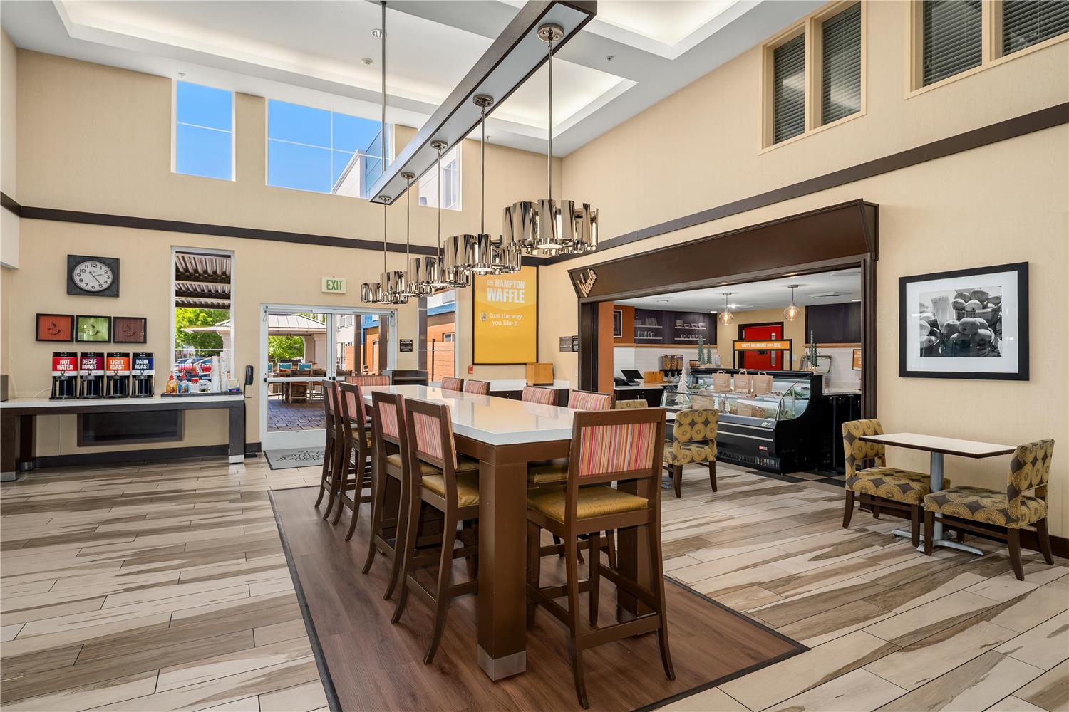 restaurant cafeteria