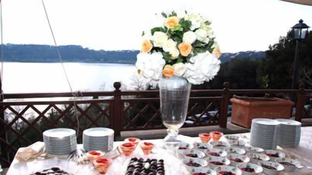 Hotel Villa Degli Angeli 38/57