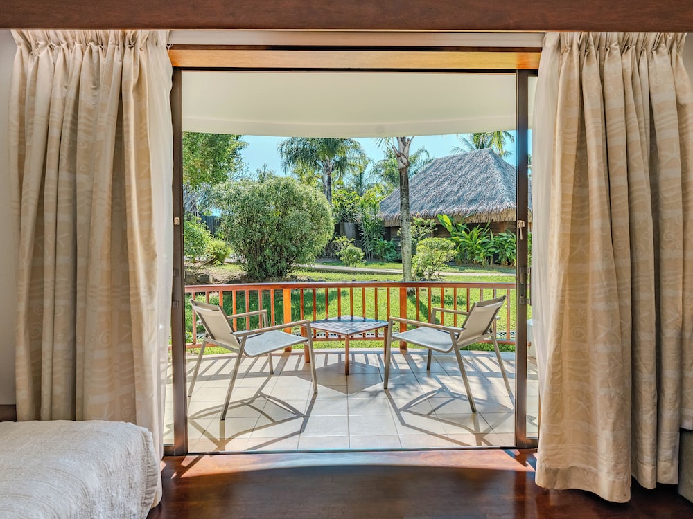 Lobby at Manava Beach Resort And Spa Moorea, MOOREA