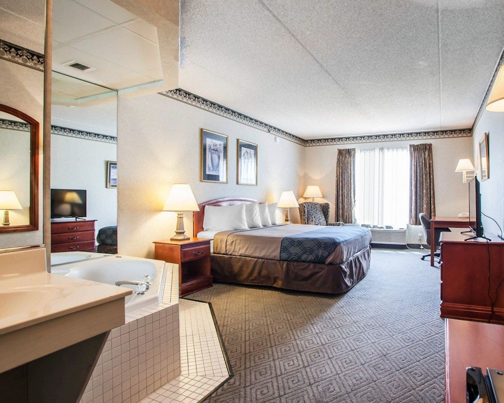 Rodeway Inn Suites 18/30