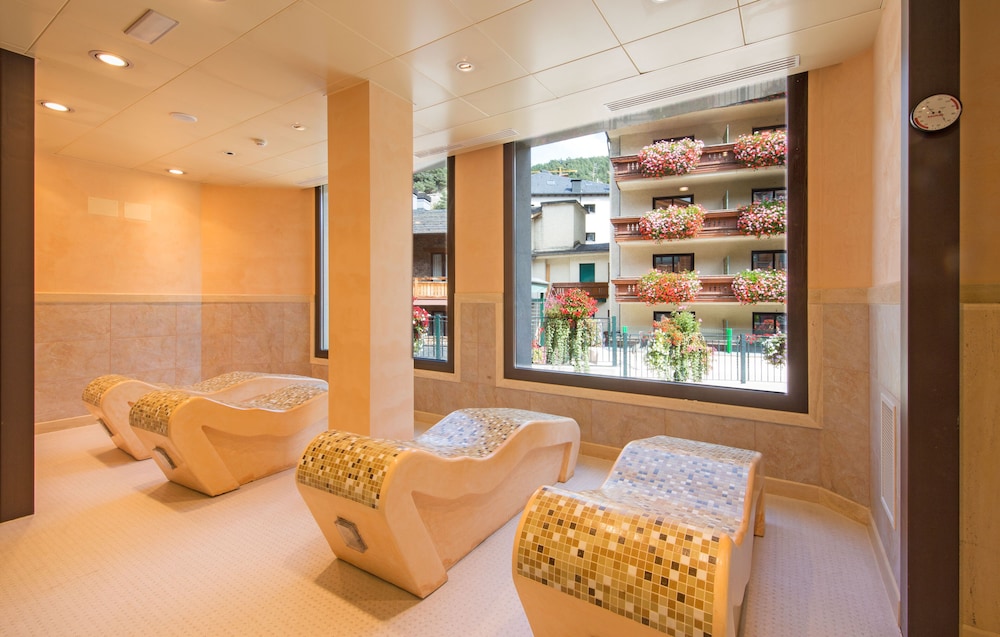 Hotel Rutllan & Spa 16/36
