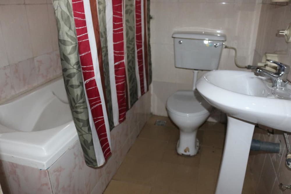 Ivory Place Hotel 10/10
