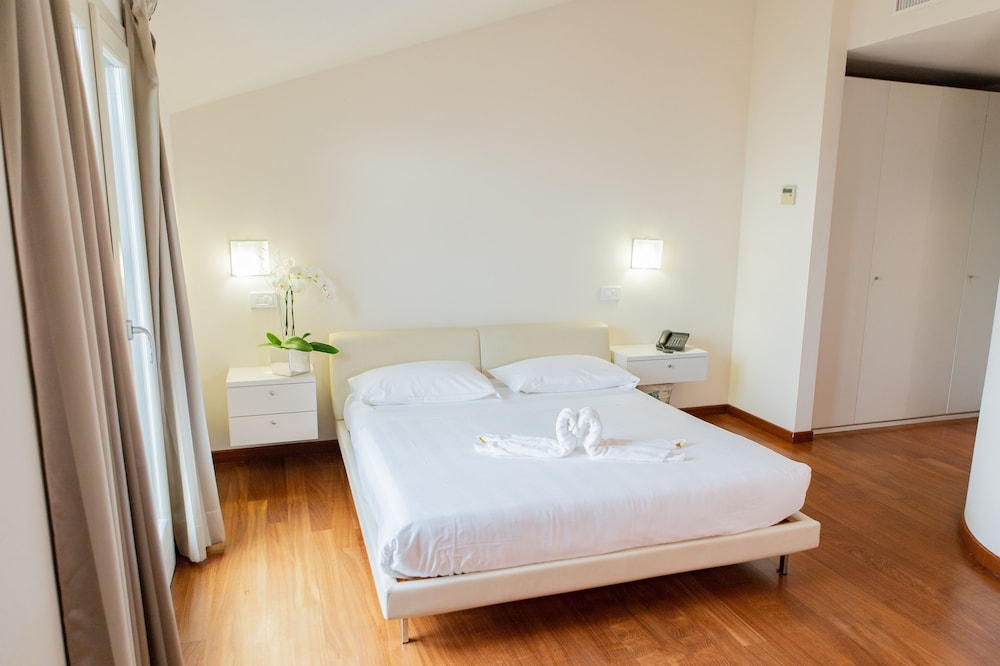 ALBERGO LA CASTELLANA 16/26
