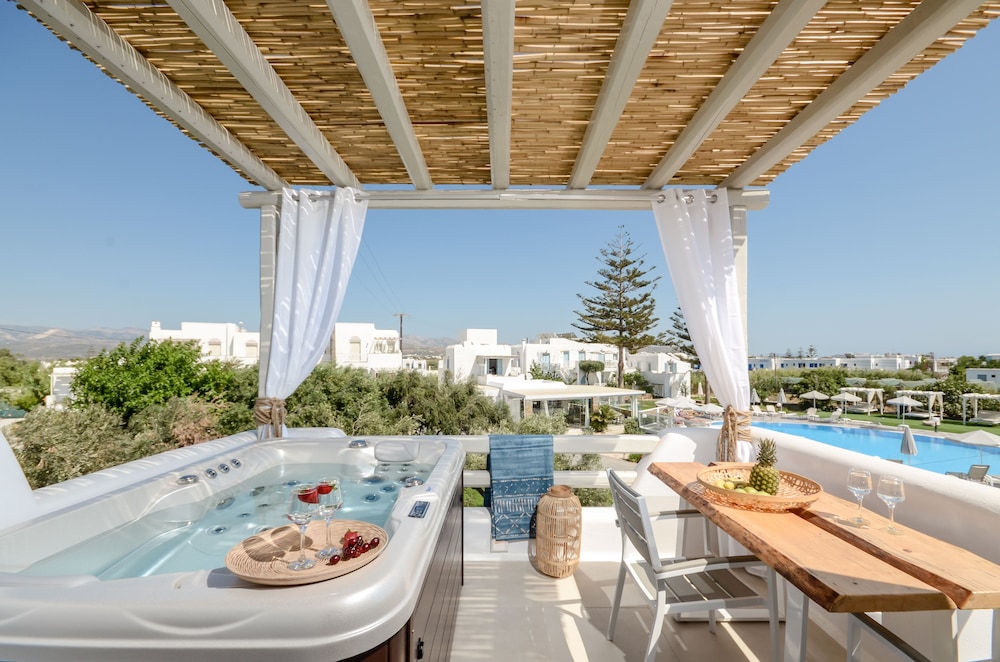 Naxos Nature Suites 17/39