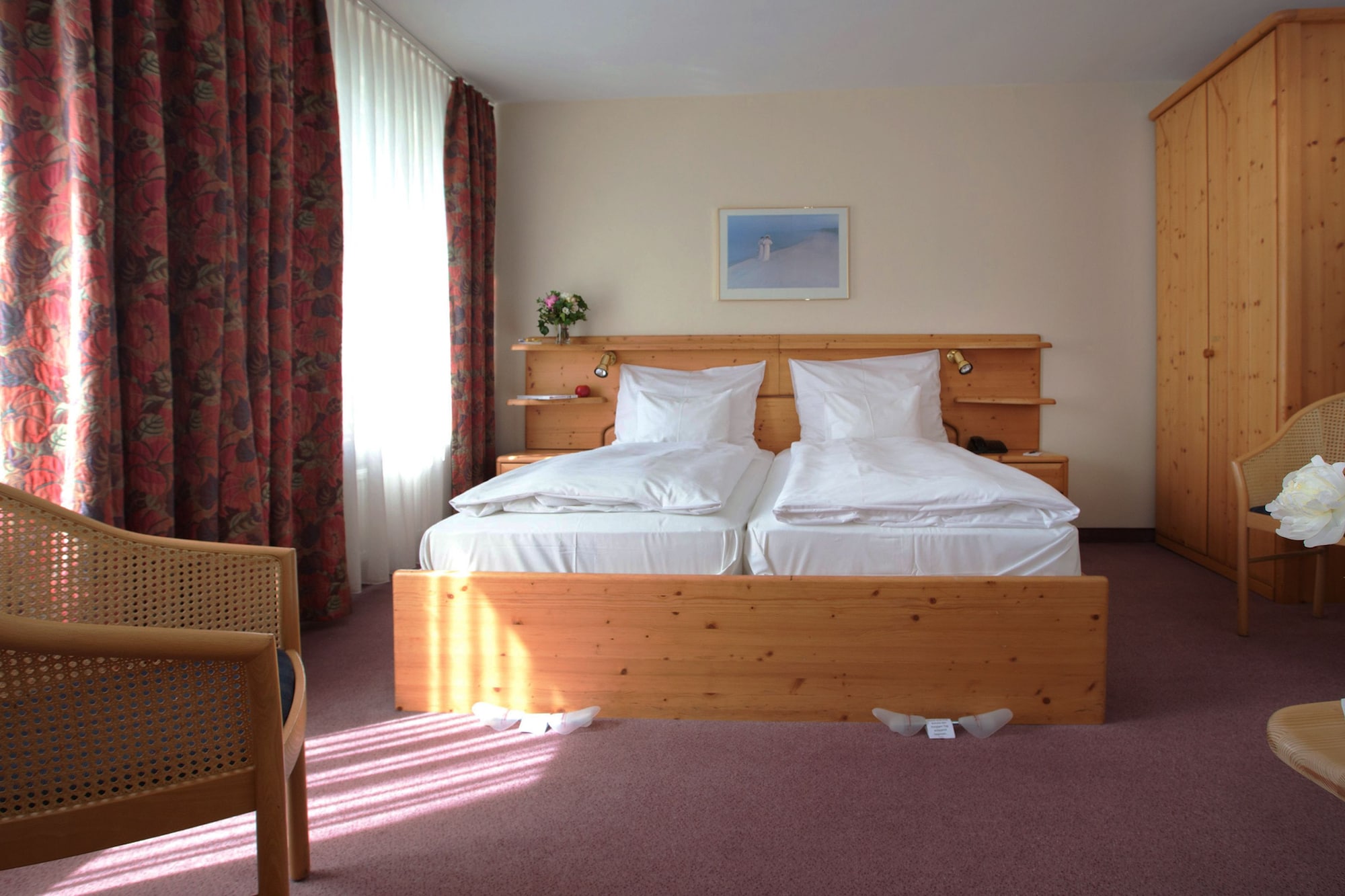 ROOM, DOUBLE BED