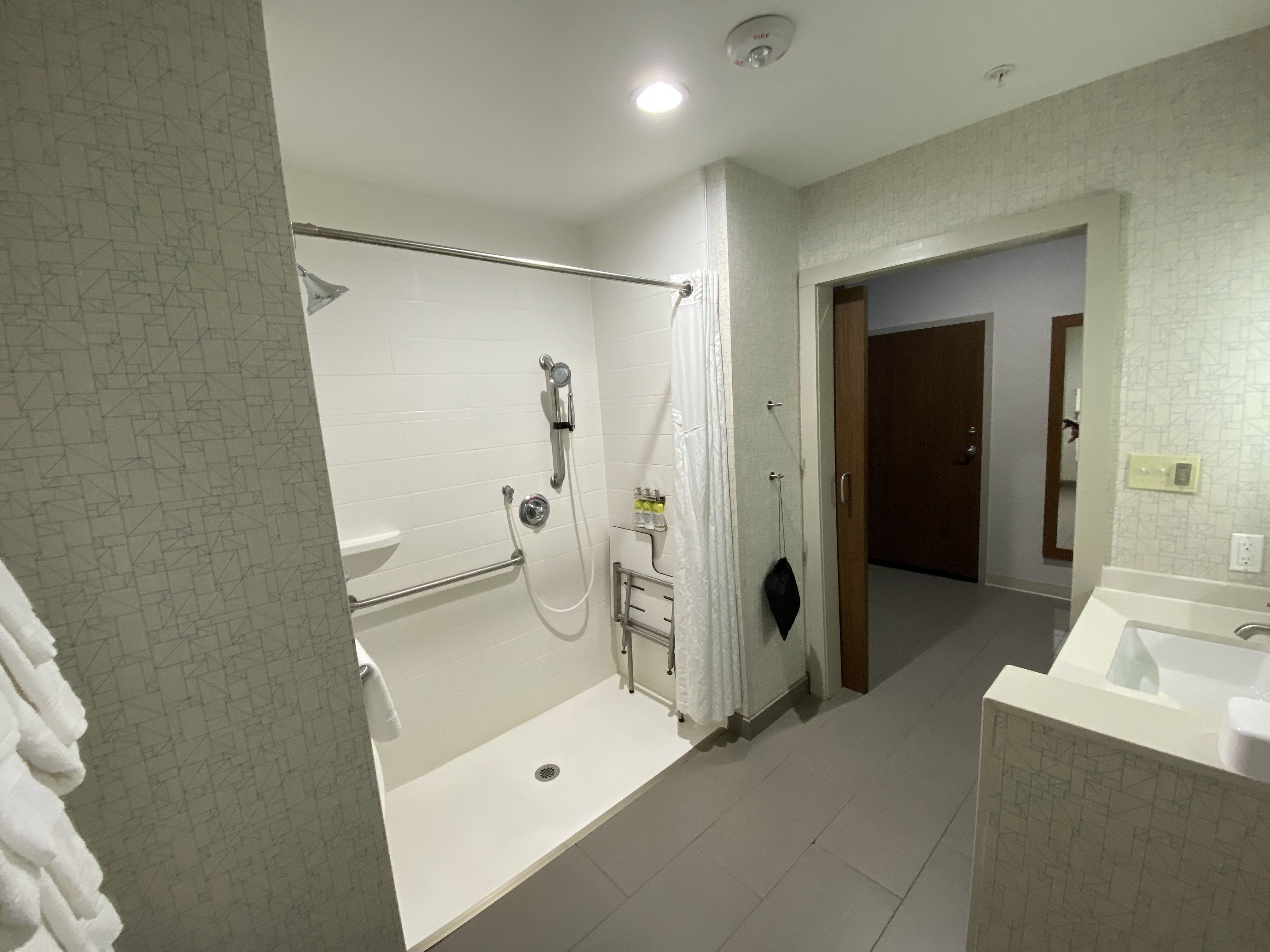 HOLIDAY INN EXPRESS PINEVILLE-ALEXANDRIA AREA 49/49