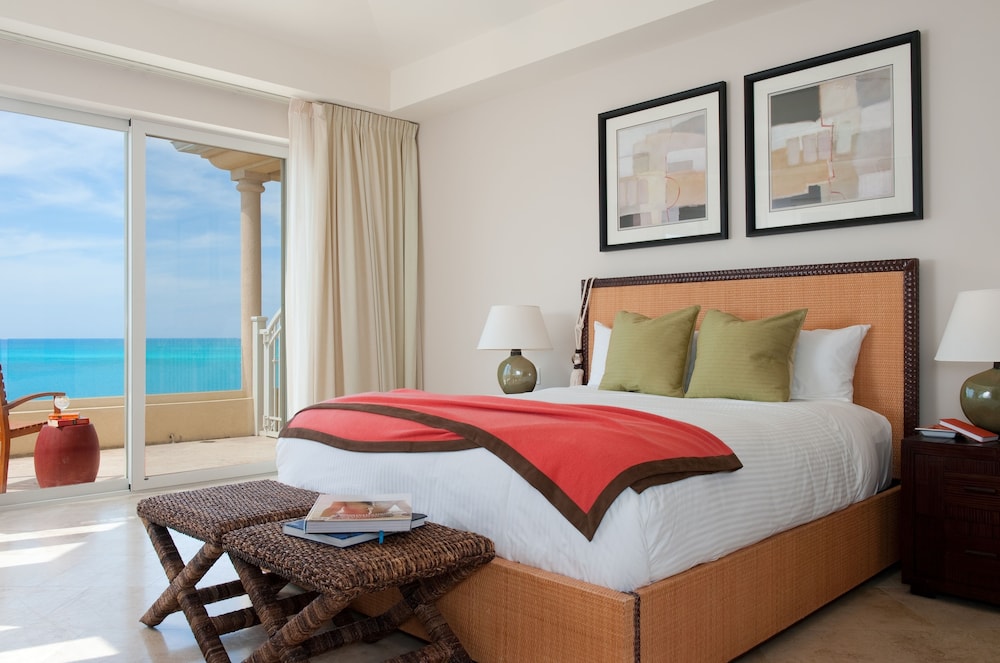 Grace Bay Club 22/83