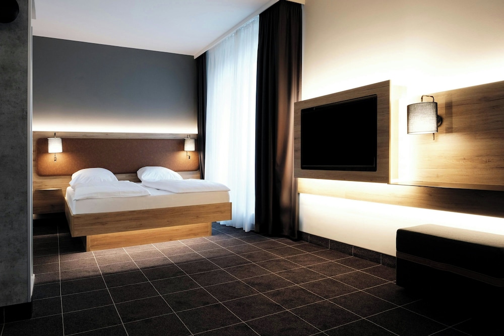 غرفة بسرير كوين مع أريكة، FOUR POINTS FLEX by Sheraton Ratingen Dusseldorf Airport 6/10