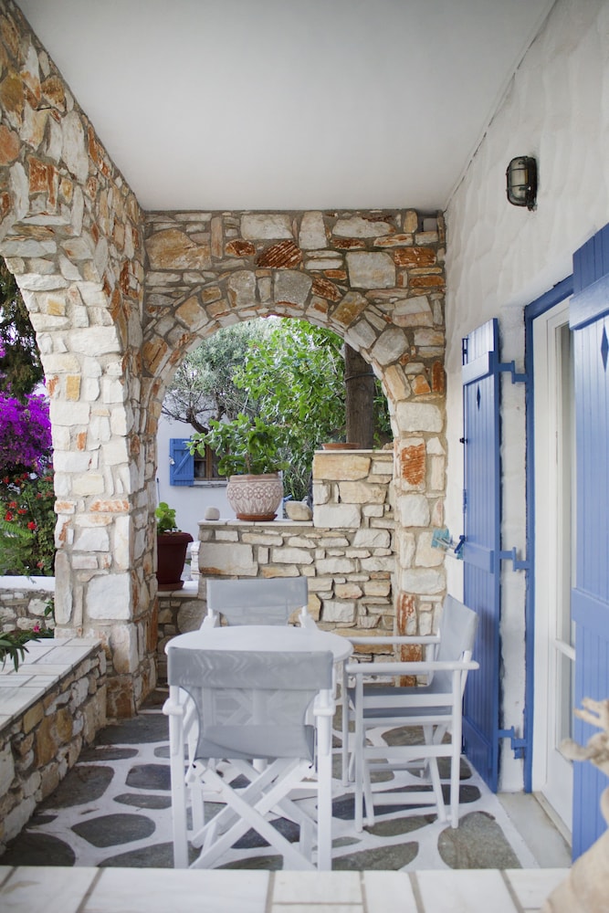 Nissiotiko Hotel 38/62