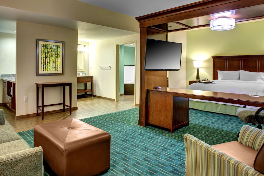 Hampton Inn & Suites Coconut Creek 30/49