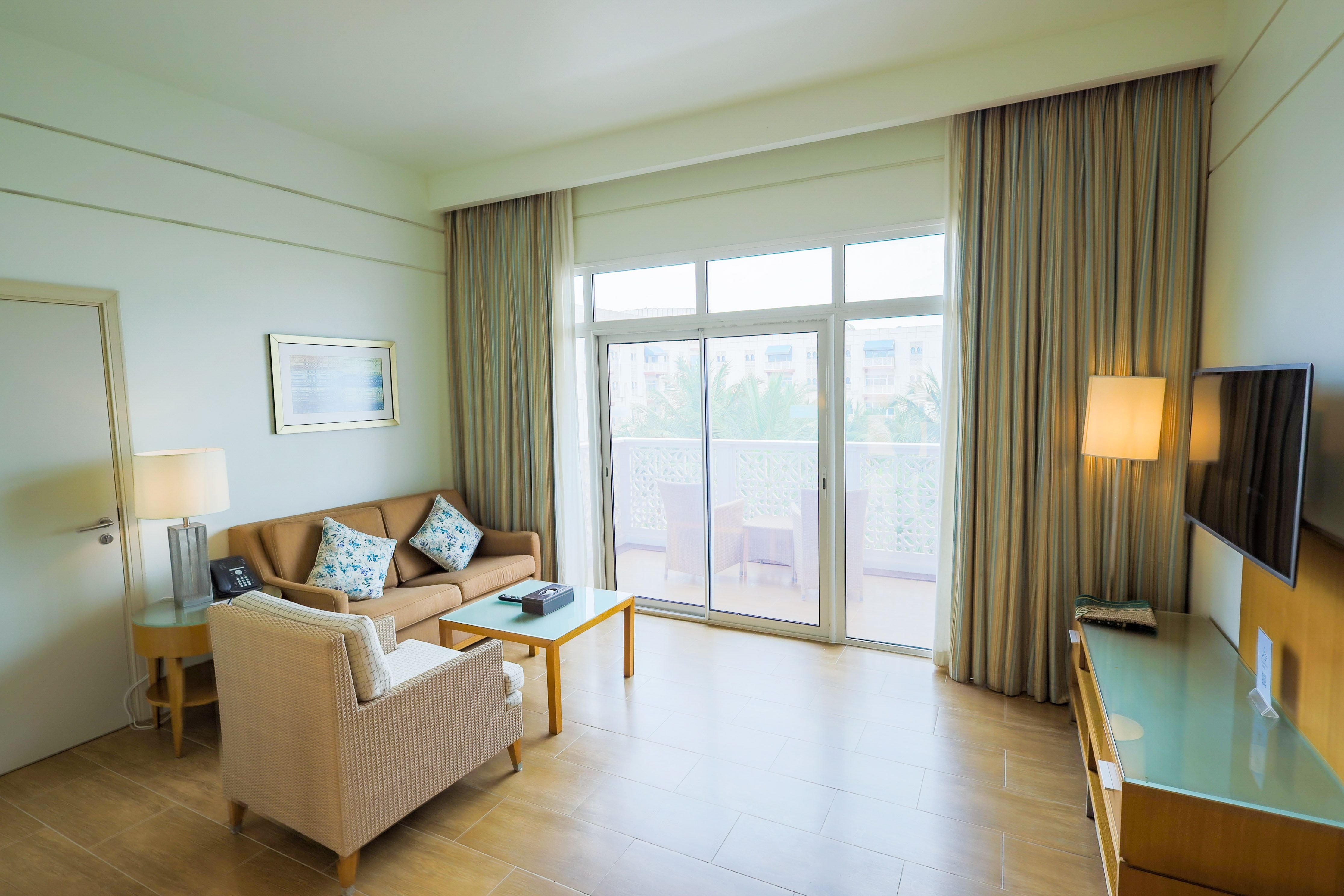 EXECUTIVE SUITE WITH BALCONY
