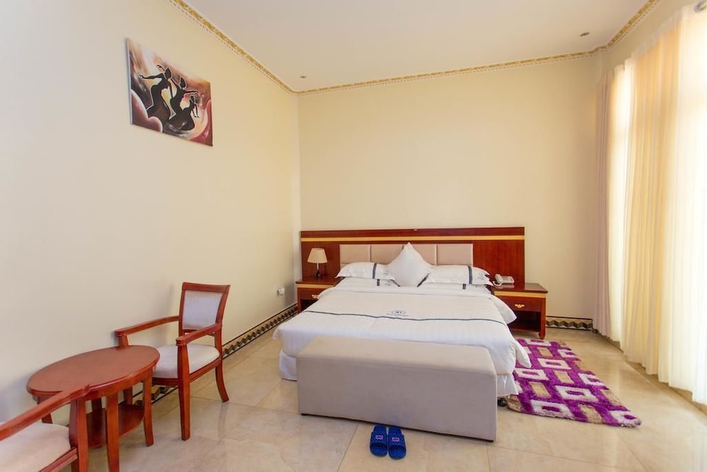 1 BEDROOM, STANDARD, SINGLE
