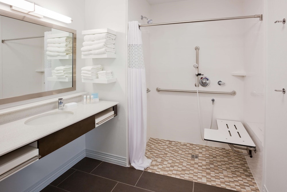 Hampton Inn and Suites Sioux City South 12/44