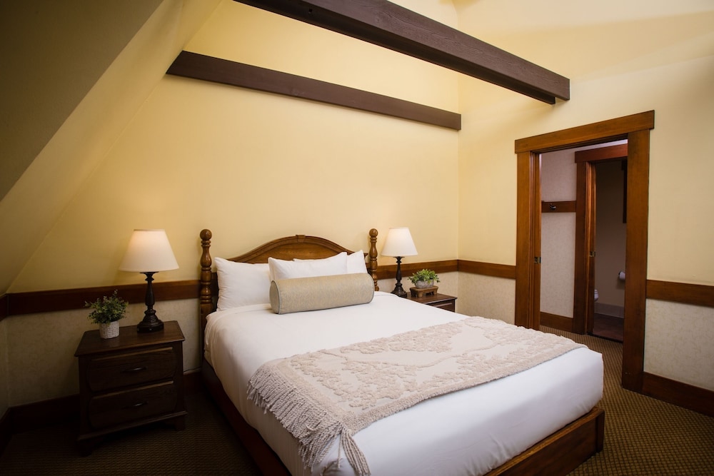 UCLA Lake Arrowhead Lodge 10/50