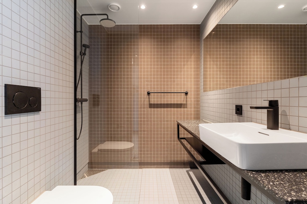 غرفة قياسية بسرير كينج، Comfort Hotel Helsinki Airport 4/6