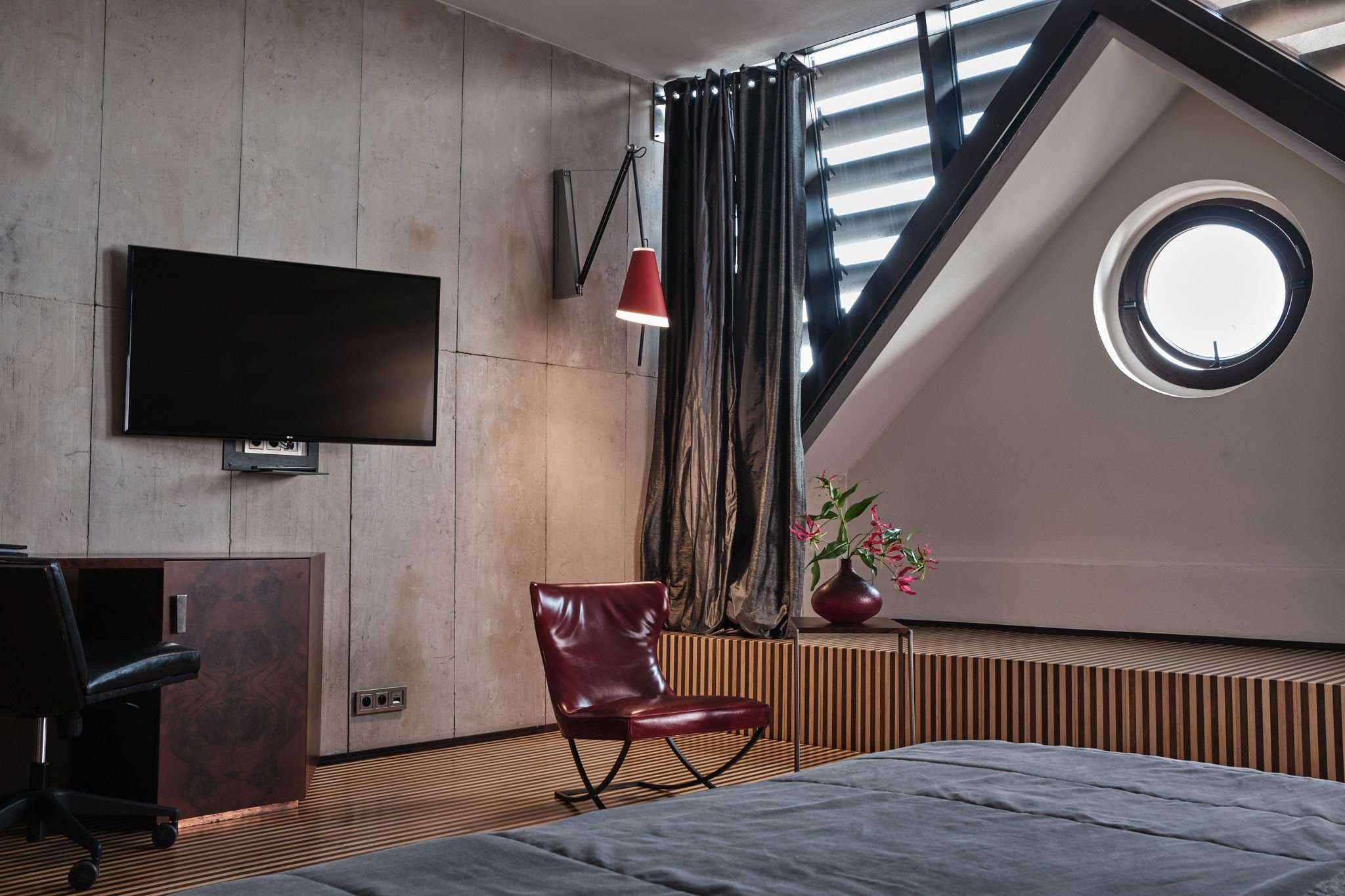 The Monopol Hotel 47/49