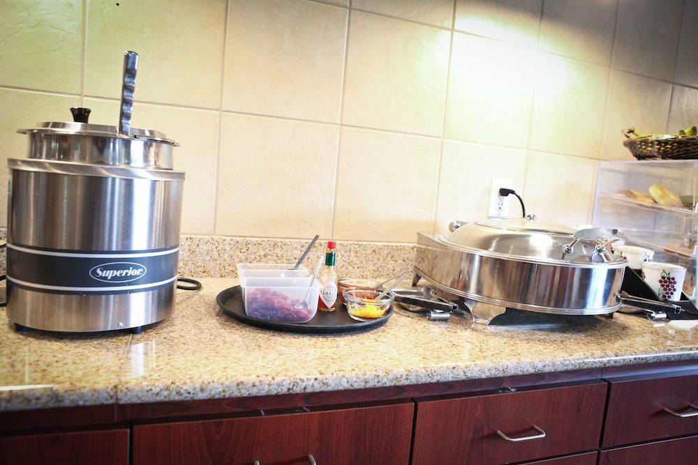 Grandstay Hotel And Suites Perham 19/54
