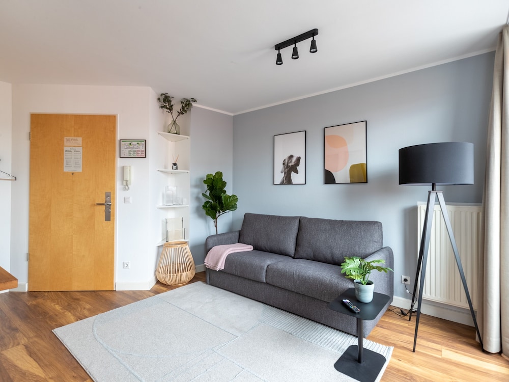Flower's Boardinghouse Mitte 30/50