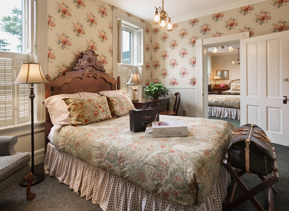 Washington House Inn 30/70