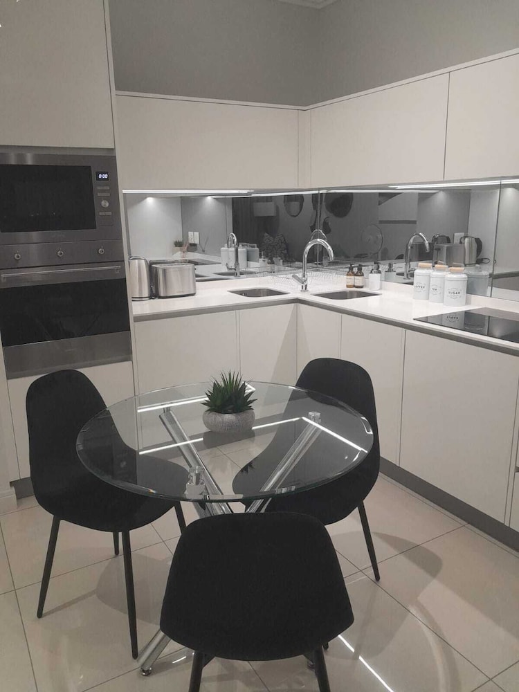 Ellipse Executive Apartment 43/50