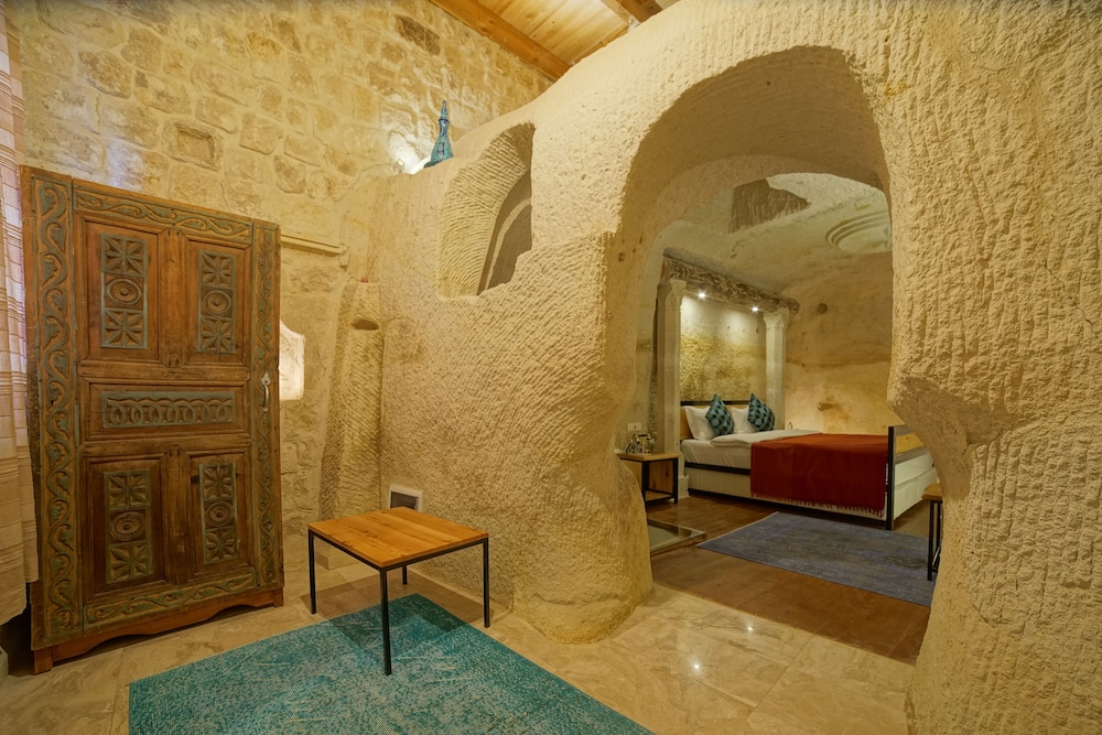 Taru Cave Suites 15/50