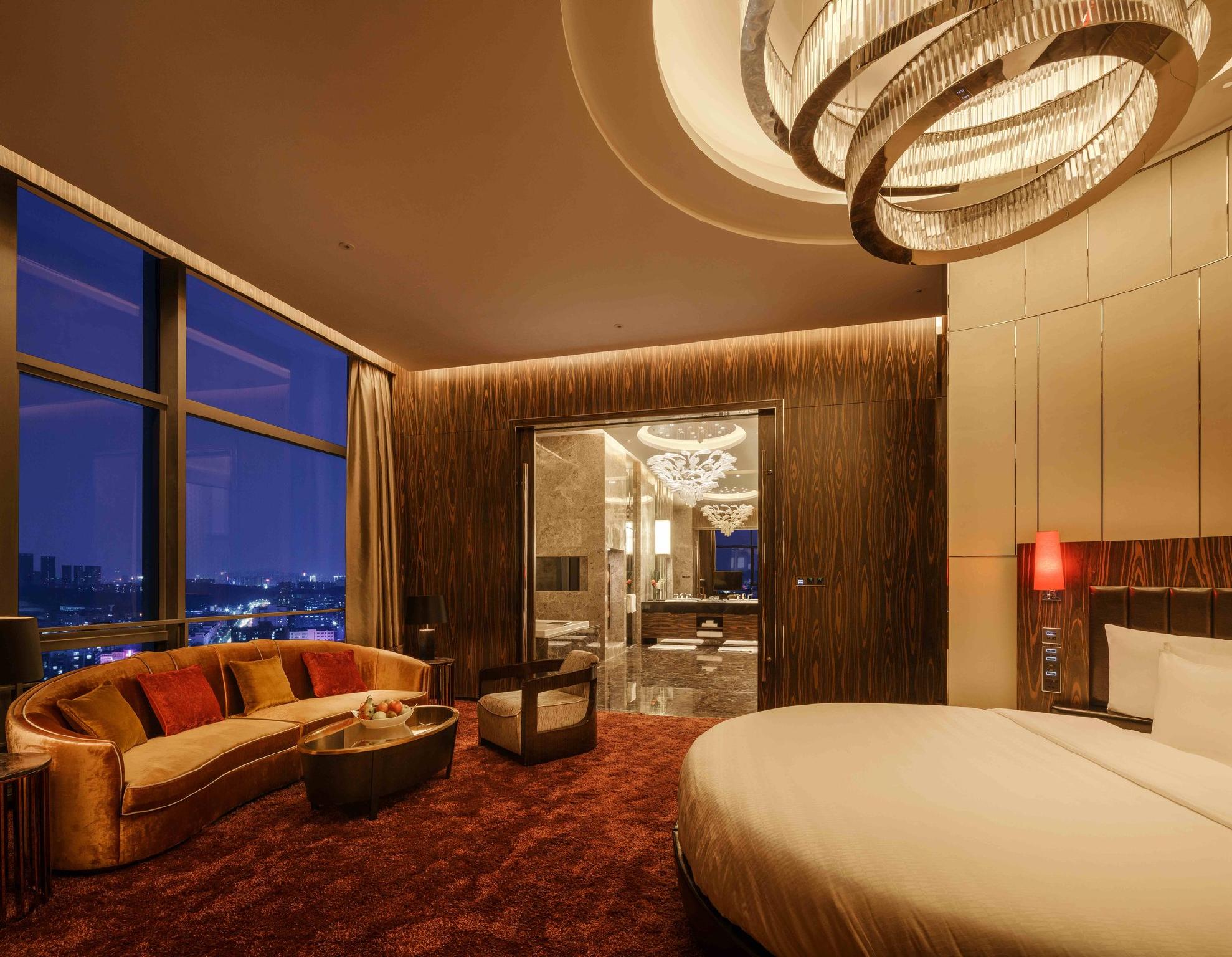 Rockstar, Suite