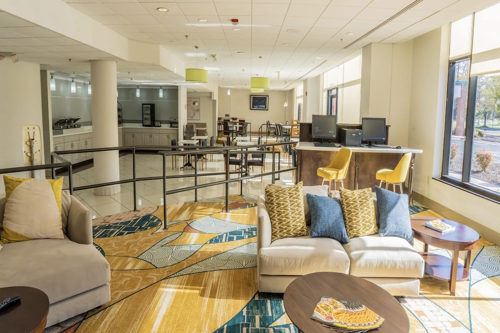 Elimwood Hotel, A Ramada by Wyndham 39/64