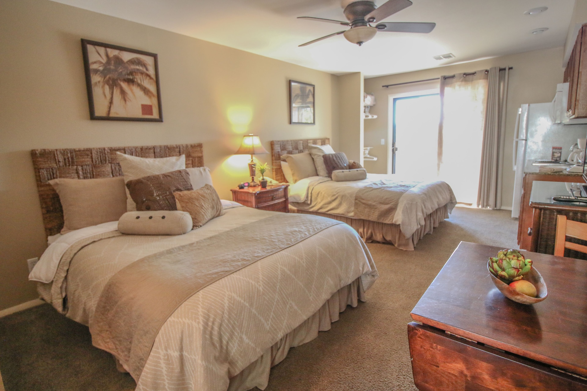 استوديو بسريرين كوين بمطبخ صغير