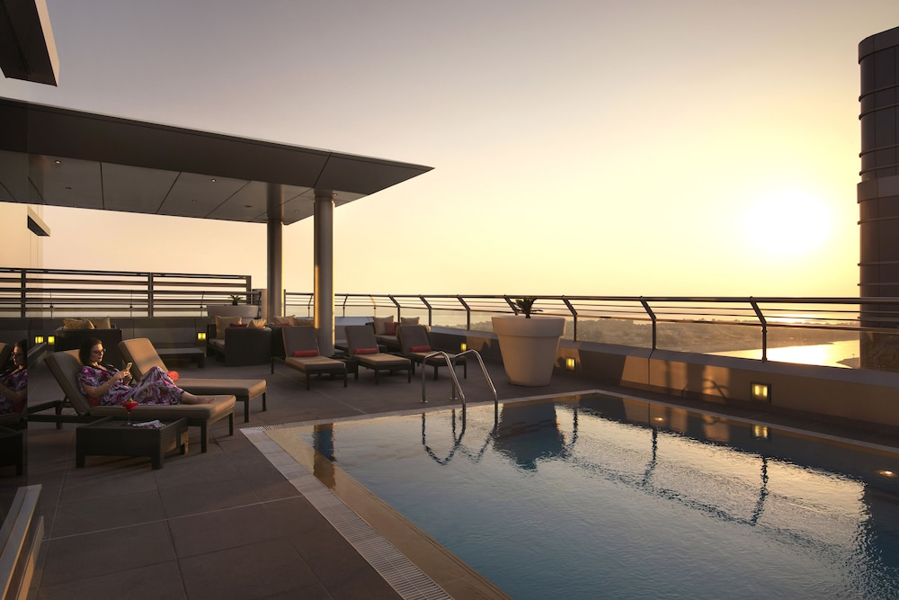 swimming pool spa