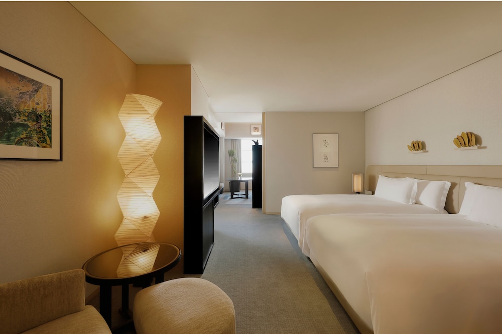 PREMIER, SUITE, 2 DOUBLE BEDS