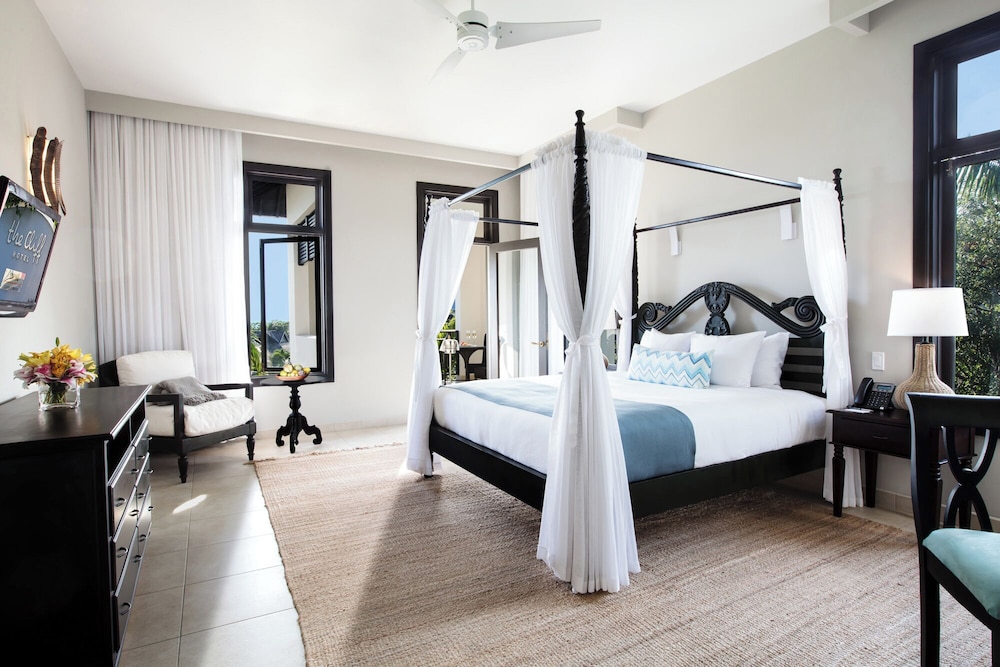 1 Bedroom, Suite, King Bed, with Pool