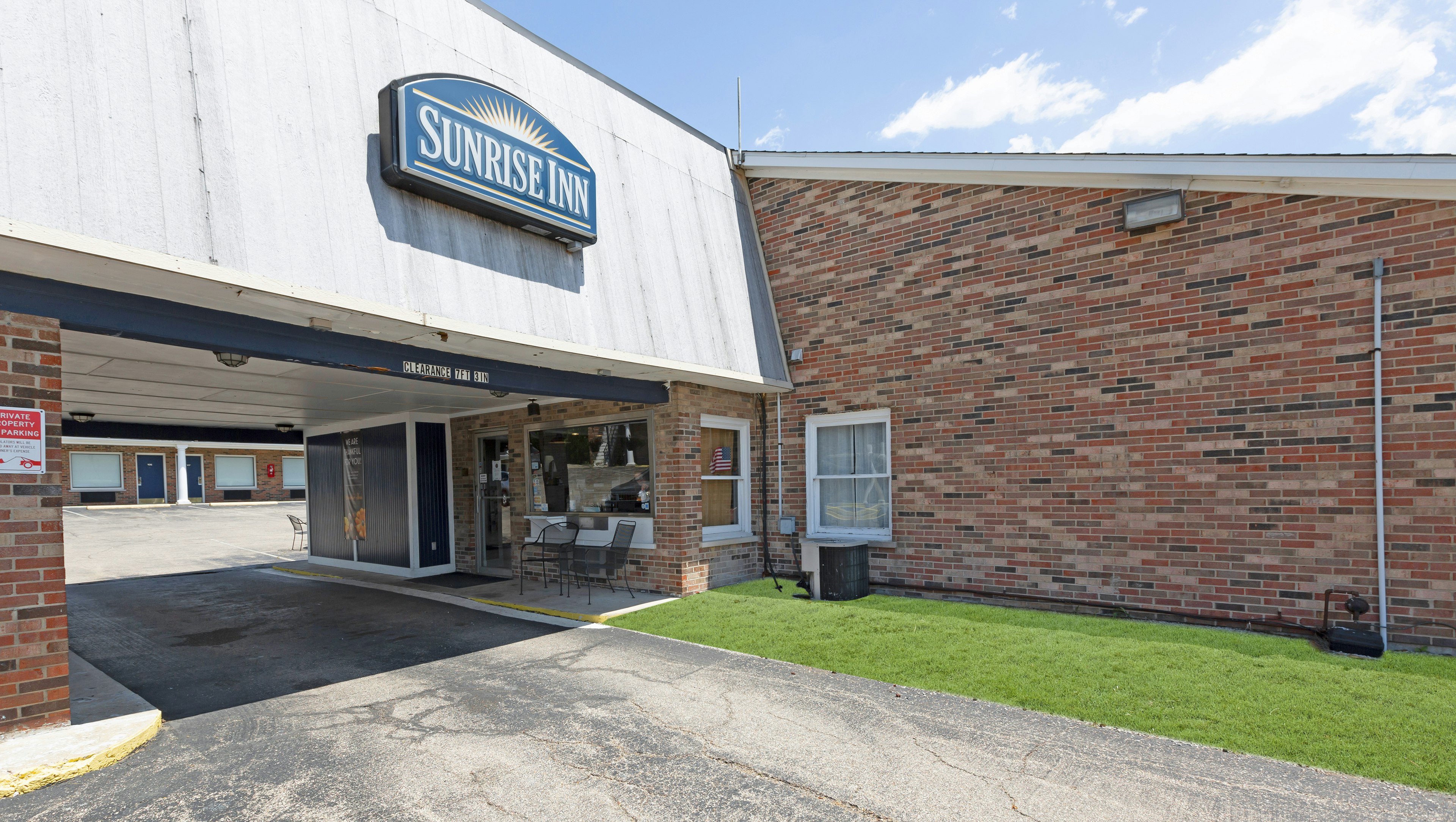 Sunrise Inn Williamstown 39/41